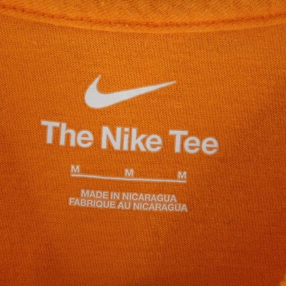 The Nike Tee Mens Medium Orange‎ Center Swoosh Air Short Sleeve T-Shirt